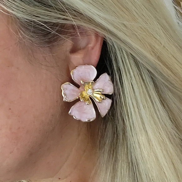 🔥LAST PAIR🔥 BOLD BLOSSOM STATEMENT EARRINGS - Picture 1 of 9